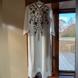 NWOT white kurta with gold handwork